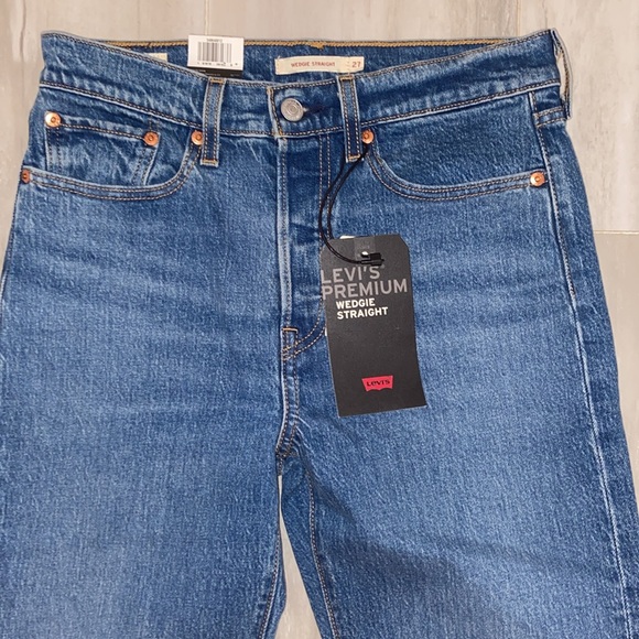 Levi’s Premium Wedgie Straight Leg Raw Hem (2019) Capital E, 27x26 NWT, $98 MSRP - Picture 13 of 14